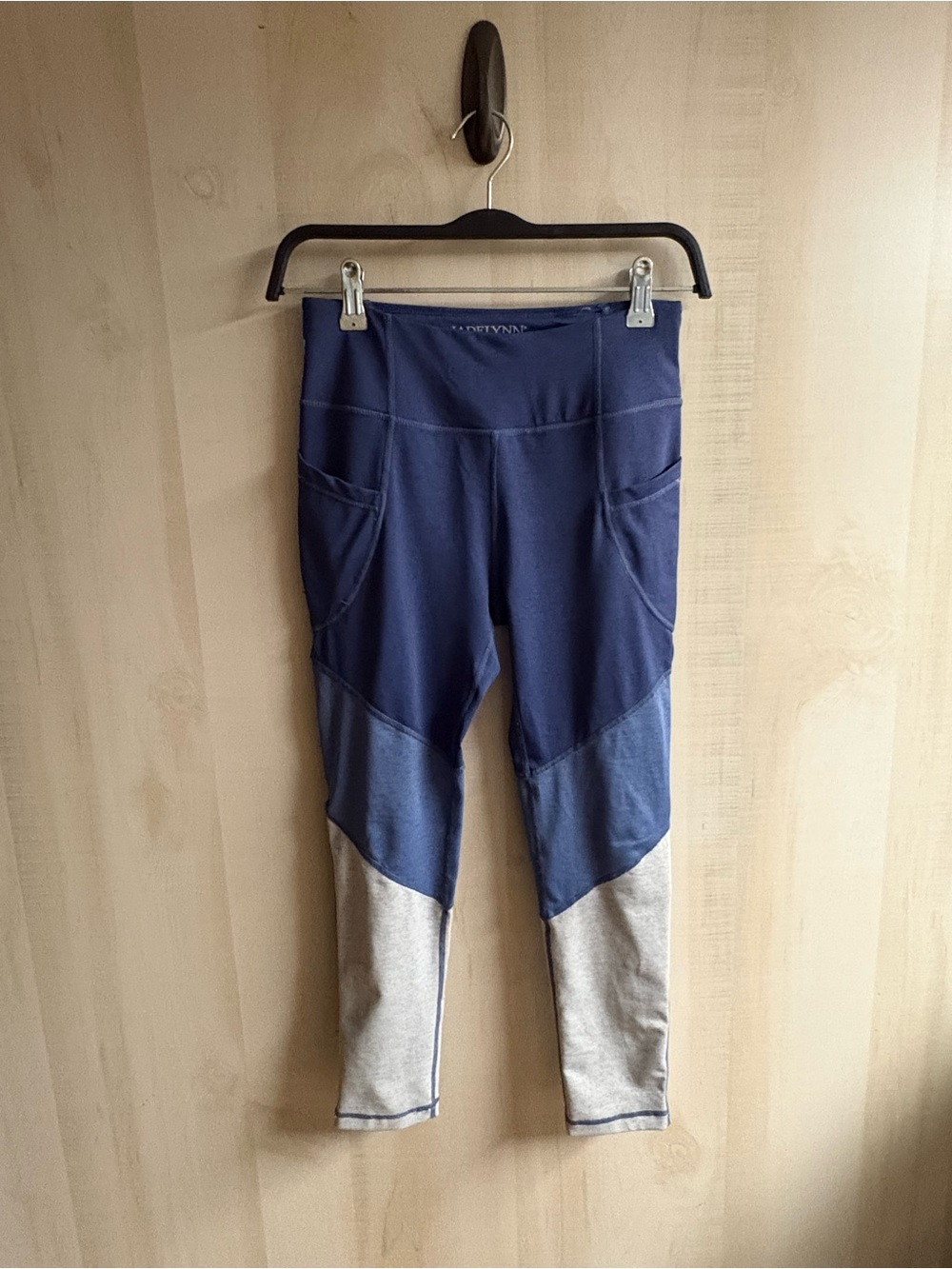 Jadelynn Brooke Navy & Gray Colorblock Women's leggings